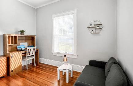 Homey Lodge - Cozy home / Walk to Revolution Mill / Near Downtown / Perfect for groups and family / Free parking - Foto 21