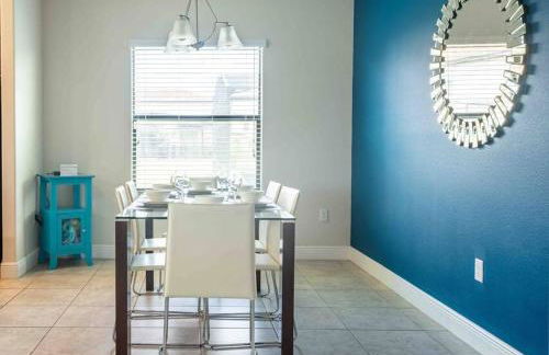 SPACIOUS 6bdrm Villa near ALL the attractions!! - Foto 31