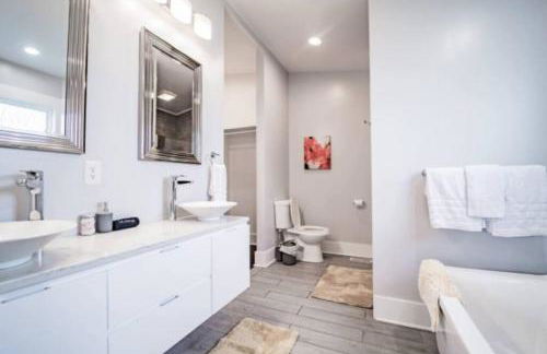 Luxury w/SoakTub* King with 3BR - Foto 21