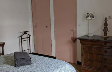 Au chalet d'Illiers Combray, grand jardin arboré - Foto 43