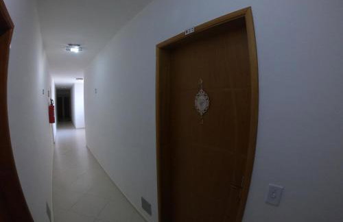 APTO PERTINHO DA PRAIA Internet 500mb e 3 Tvs 2 Quartos TV a cabo Estacionamento Tudo Perto - Foto 32