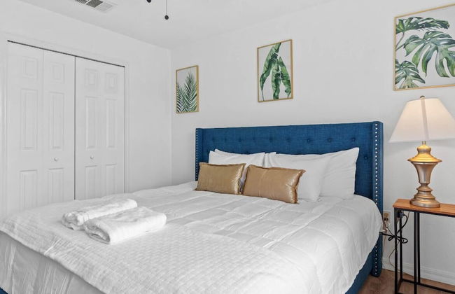 Amazing 3BR 2BA Townhome With Lake View at Terra Verde! - Foto 13