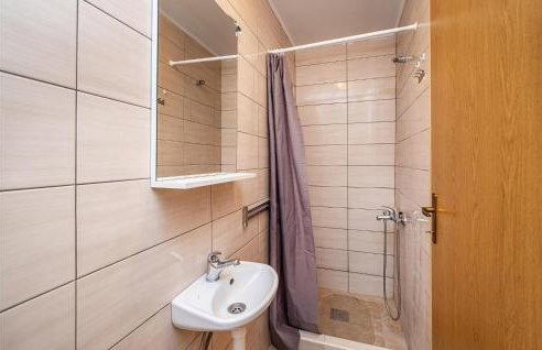 Gorgeous Home In Lisane Tinjske - Foto 32