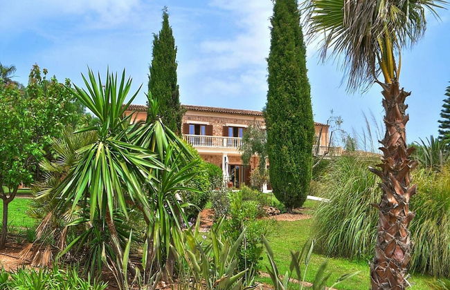 Exquisite Villa With Views - Photo 37