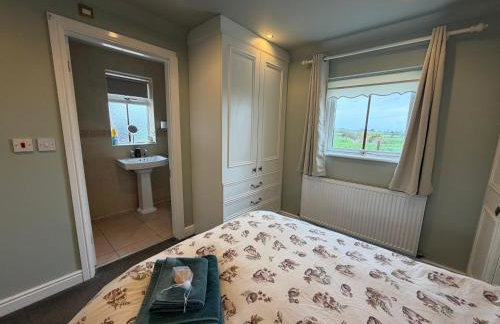 The Bungalow - Photo 45