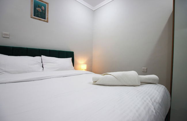 STAR NIGHT FURNISHED APARTMENTS - Photo 41