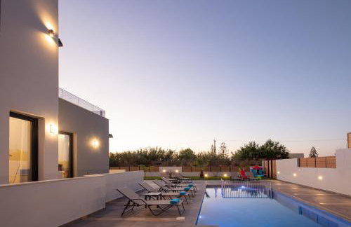 Sunnyside Villas, Just Steps to the Beach & Restaurants, By ThinkVilla - Photo 67