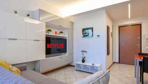 Bilocale Chic 2, 10min Aeroporto Milano-Bergamo, BOX AUTO e ARIA CONDIZIONATA - Photo 2, furniture, locker