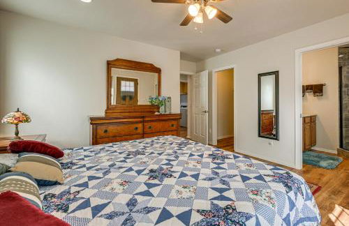 Peaceful Blue Ridge Cabin with Wraparound Deck! - Foto 14