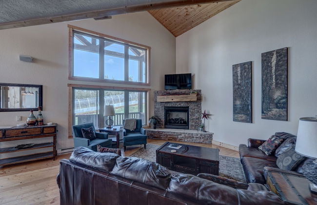 Blackmoon Chalet at Terry Peak - Photo 1