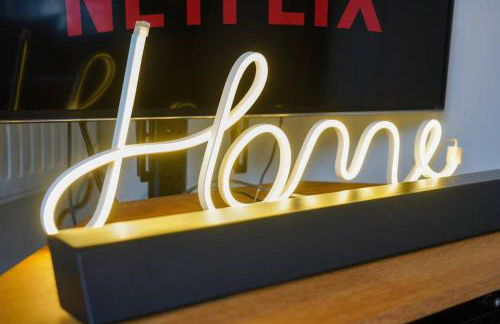 Orchard Bungalow - Sleeps 10 - Close to Town Centre - Free Parking, Pool Table, Fast Wi-Fi and Smart TV with Netflix by Yoko Property - Foto 7