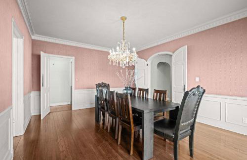 Spacious 5BR LA Villa with Pool Spa & Game Room - Foto 14