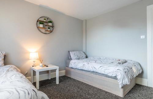 Airfield Manor - Photo 32