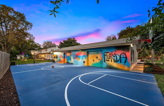 Luxe Largo Retreat: Pool, Games, Basketball & More - Foto 33