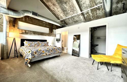 Swanky loft at Historic Peters Cartridge Factory - Foto 26