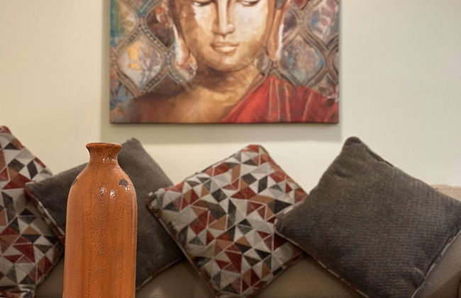 Cozy Downtown Apartment TV Walk Everywhere - Photo 1