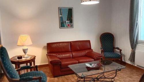 Maison rénovée proche Vichy : 3 chambres, cour fermée, tout inclus, idéal curistes et activités naturelles - FR-1-489-481 - Foto 3