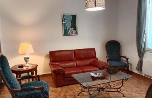 Maison rénovée proche Vichy : 3 chambres, cour fermée, tout inclus, idéal curistes et activités naturelles - FR-1-489-481 - Foto 3