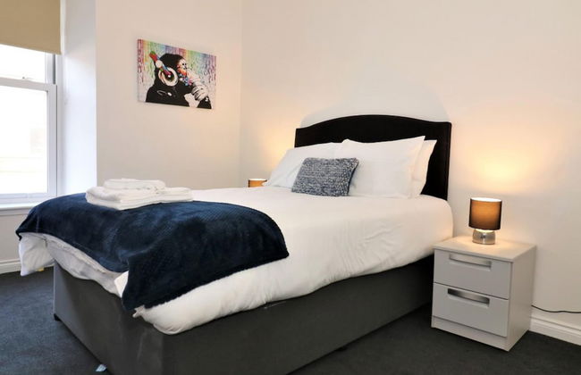 No 9 Bonnet Apartments - 3 Bed - Photo 2