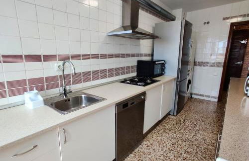 Piso cerca Playa con 2 duchas y 5 Aires Acondicionados - Foto 12