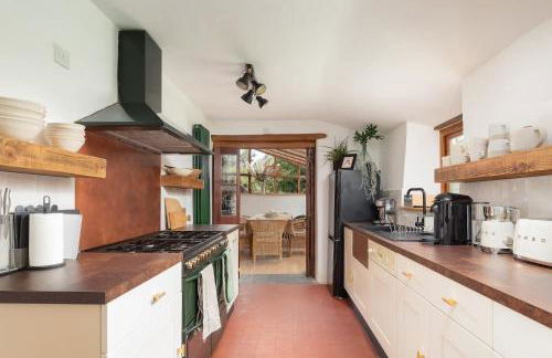 Beautiful Cottage nr Mendip Hills Private Parking - Photo 4