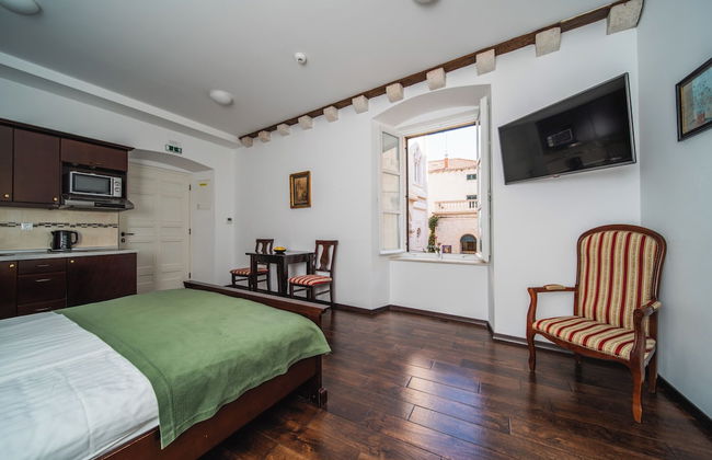 SUNce Palace Apartments with free offsite parking - Foto 9