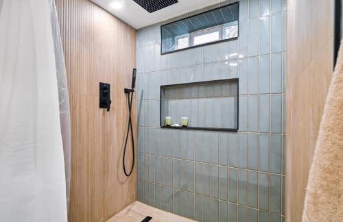 Luxurious Retreat with Sauna and Modern Design - Foto 39