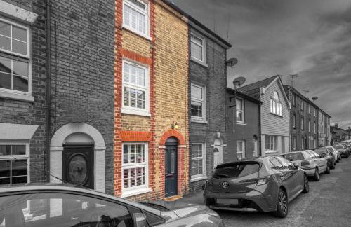 3-BR Luxe Cowes Cottage Harbour Views, Sleeps 6, with Private Garden - LONG TERM STAY WINTER SPECIAL OFFER AVAILABLE! - by Blue Puffin Stays - Foto 42