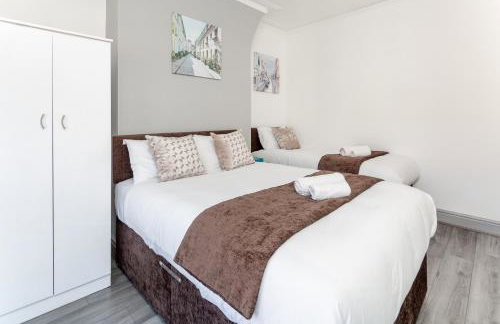 Superb Spacious House For Contractors & Families & Private Parking By Liverpool Short Stay - Foto 21