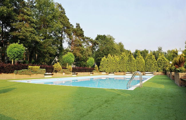 Chalet in Holiday Park With Private Terrace - Photo 5