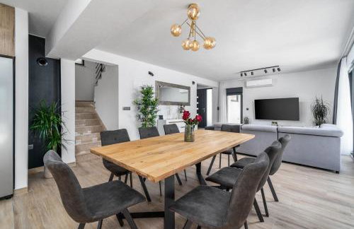 Villa Neda Heated Pool, Hot-tub, Sauna, 3 bedrooms - Photo 14