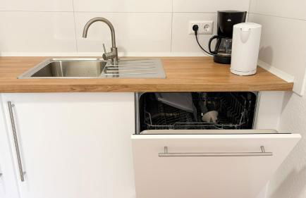 Ausgestattete Wohnungen für Monteur-Teams mit kostenlosem Parkplatz, WIFI, TV, Waschmaschine, Küche, Balkon, Restaurants und Supermarkt - Foto 18