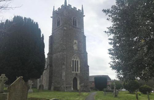 Delightful detached Cottage in Village Centre - Photo 24