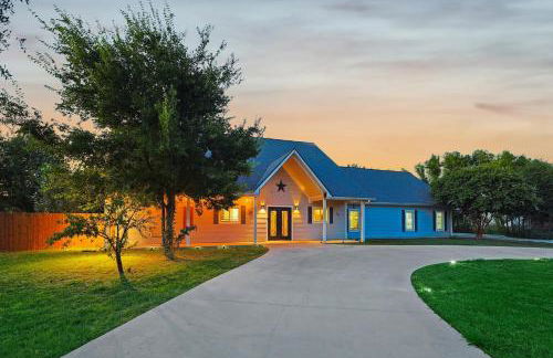 The Perfect Holiday Getaway 5BR 4BA with Pool and Hot Tub - Photo 41