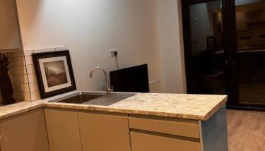 London corporate 6 bedroom home with free parking - Foto 2