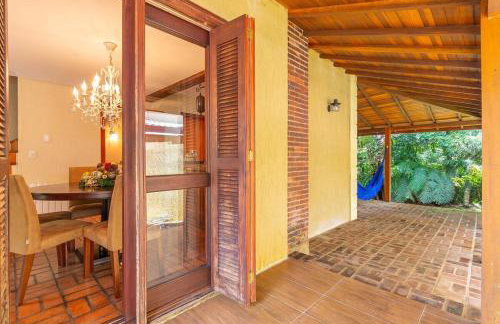 Linda casa em Canela - Jardim, Lareira e Conforto! - Foto 44