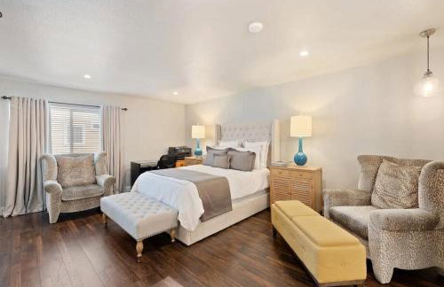 Elegant Beach Living, Just Blocks to the Sand - Foto 11