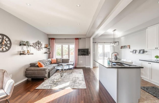 Unique Townhome Private HOT TUB Gym Sauna BBQ Playground Garage - Foto 5