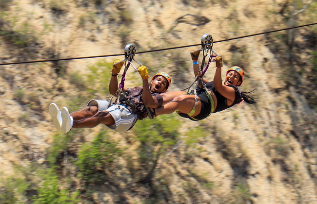 Monster Ziplines Ticket - Foto 1