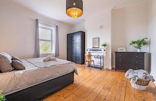 Spacious 4BR Home - Extra Sleeping Prestigious Spot - Foto 1