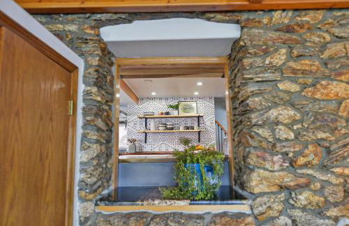 Huvila Haven Lake Front Home with Dock and Hot Tub - Foto 22