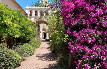 Luxury Family 2BR - Prime Location, Walk to Beach & Shopping, Sunny Balcony - By Totolulu Cannes Hoche - Foto 53