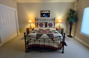 Spacious Eden Getaway w Hot Tub - Foto 18