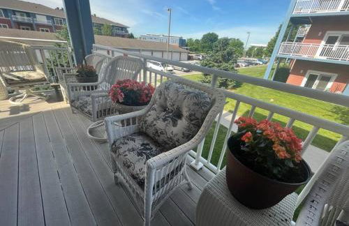 BEAUTIFUL COZY CONDO with POOLS/GYM-SELF CHECK-IN - Foto 2