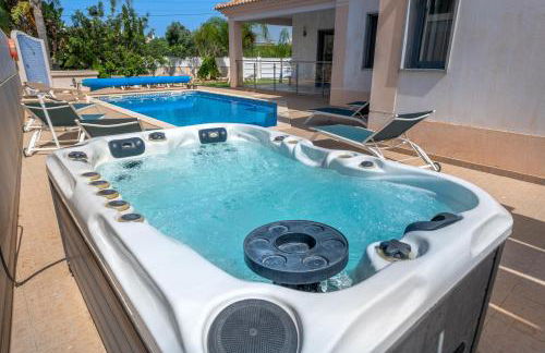 Villa Ruana - 5 bedrooms on Suite- Free out door Hot Jacuzzi - By Bedzy - Foto 2