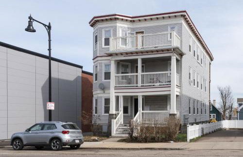 90 - 4BR Dorchester - Sleek Apt near Marina Bay - Photo 15