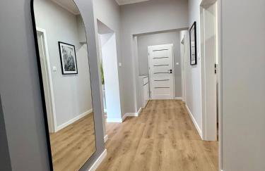 MODERN VILLA & PRIVATE GARDEN in Warsaw - Fully Renovated 2025 - Foto 30