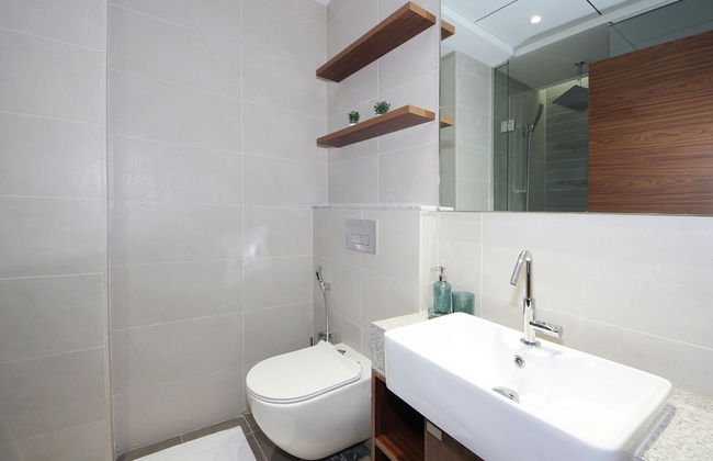 Luxury StayCation - Tranquil Retreat With Beautiful Park Views - Photo 30