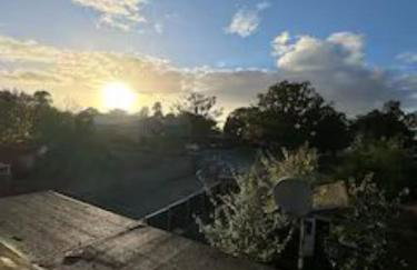 Spacious 4 Bedroom Contractors Friendly Home in Coventry Near Jaguar Land Rover & City Centre - Photo 7