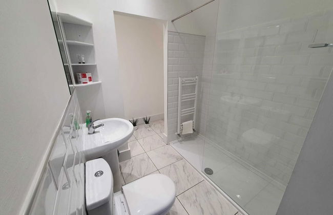 Riverdale House - 4 Bedrooms - Photo 33